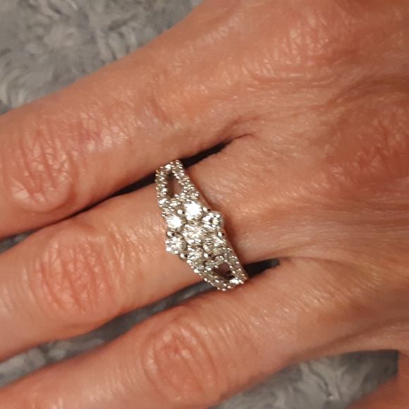 Unique barely worn 14k white gold 1.0ct flower cluster - Picture 3 of 4